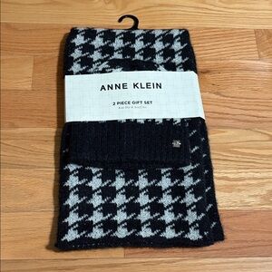 Anne Klein Black and White Hat and Scarf Set